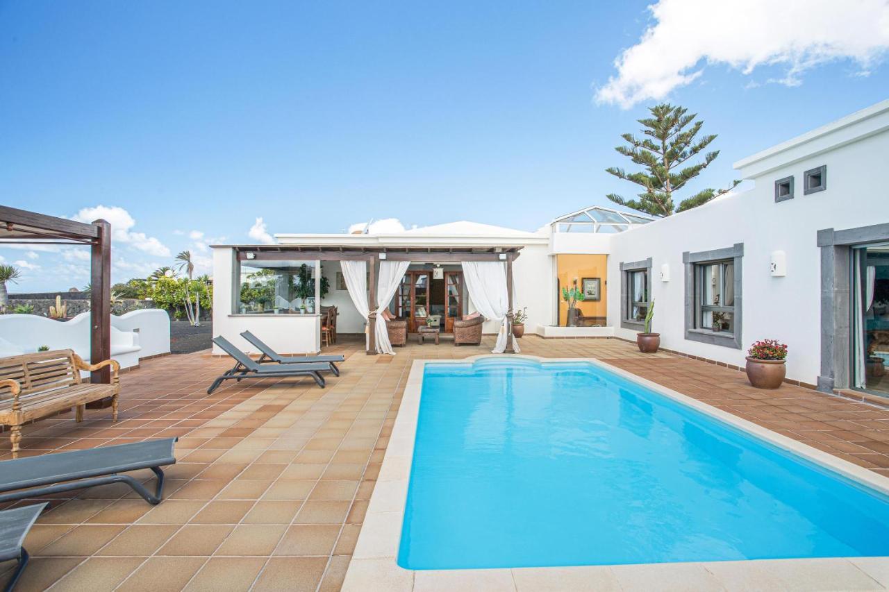 Villa Capricho Playa Blanca  Exterior photo
